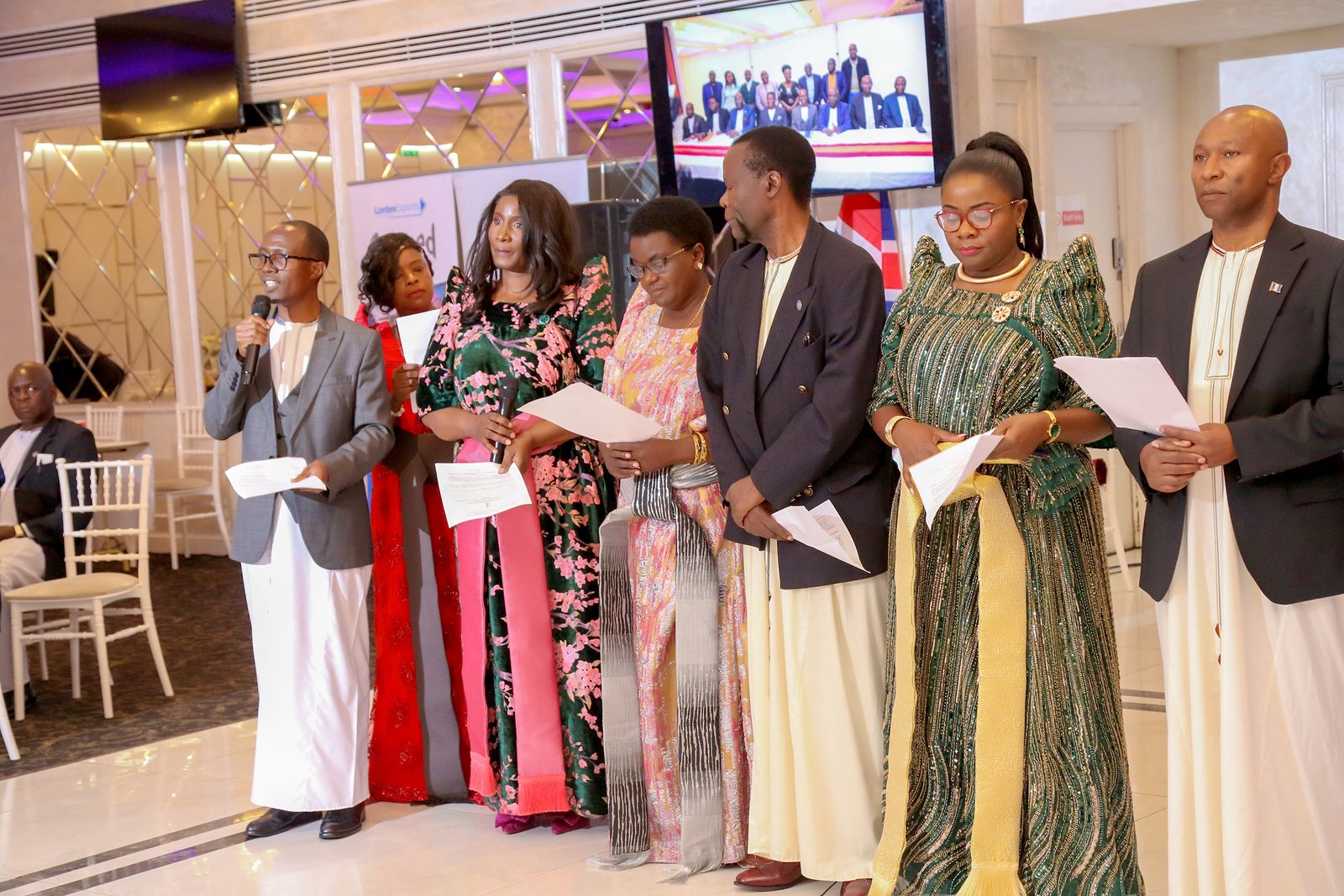 Okutuuza Olukiiko lw'Omubaka