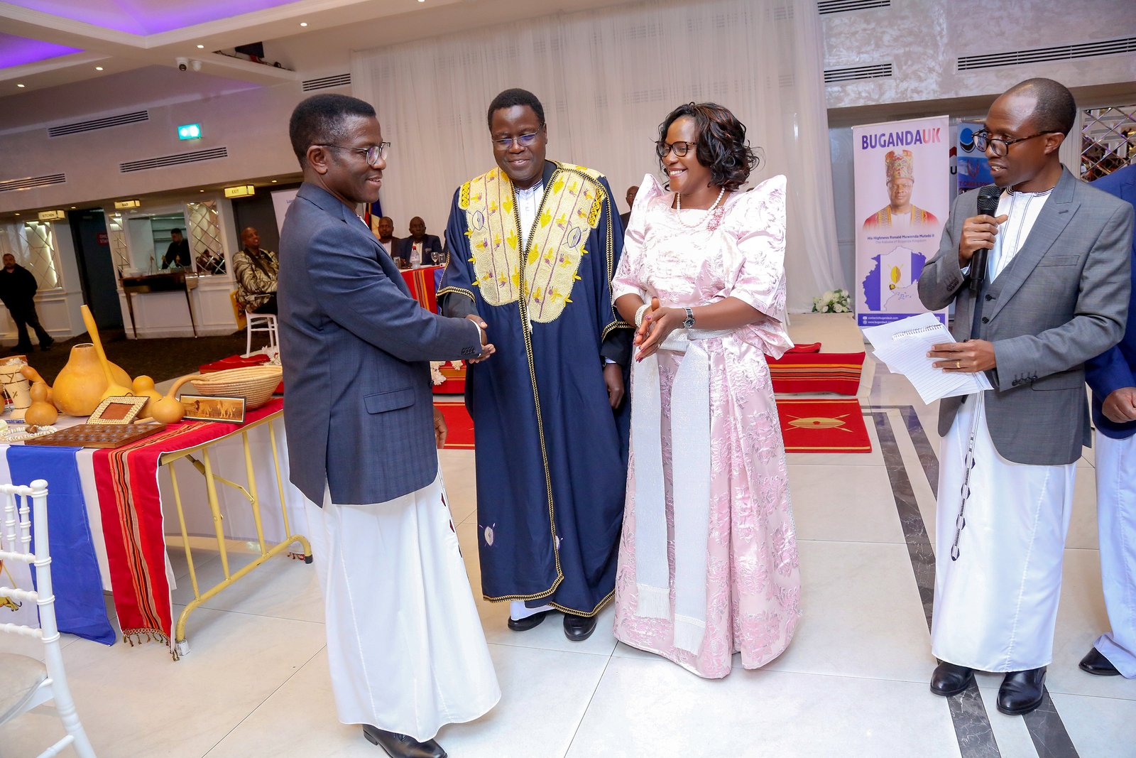 Okutuuza Olukiiko lw'Omubaka