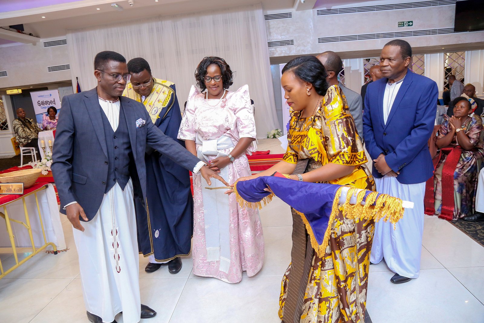 Okutuuza Olukiiko lw'Omubaka