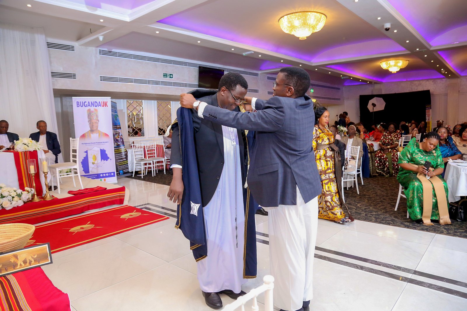 Okutuuza Olukiiko lw'Omubaka