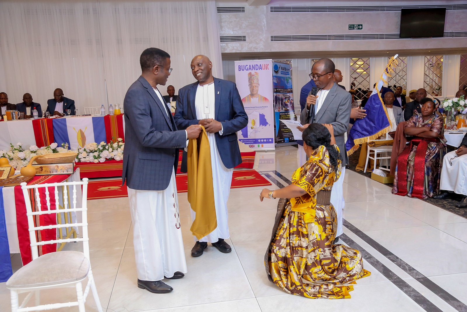 Okutuuza Olukiiko lw'Omubaka