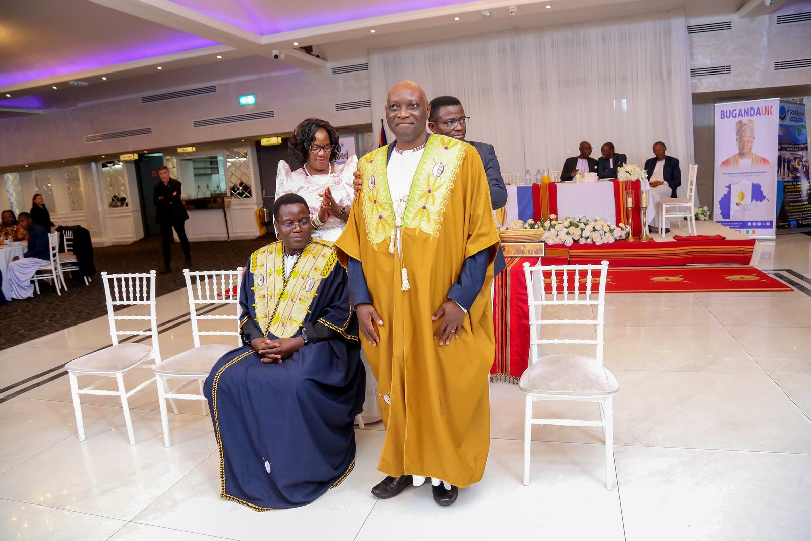 Okutuuza Olukiiko lw'Omubaka