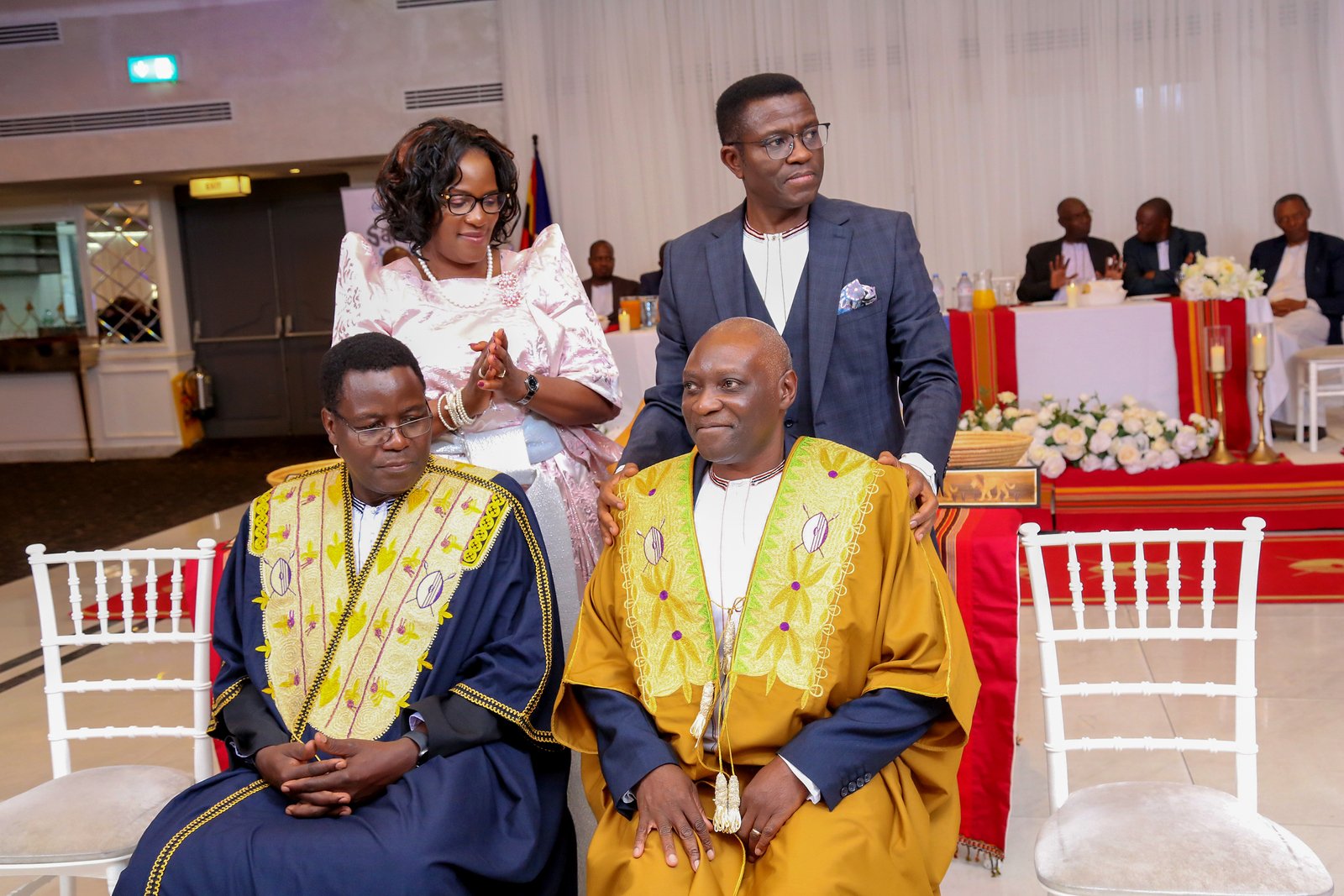 Okutuuza Olukiiko lw'Omubaka