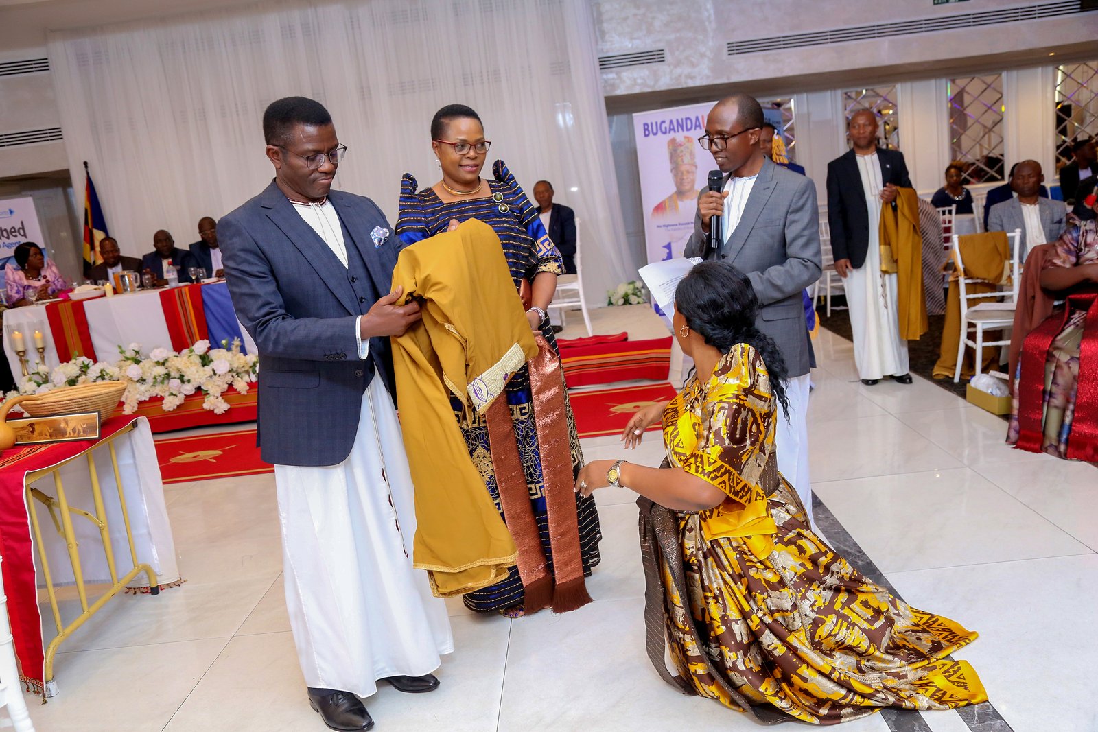 Okutuuza Olukiiko lw'Omubaka