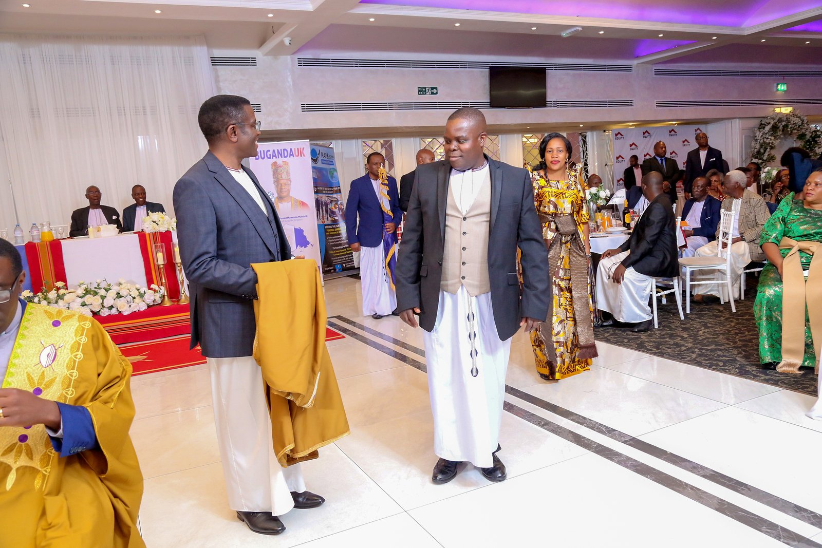 Okutuuza Olukiiko lw'Omubaka