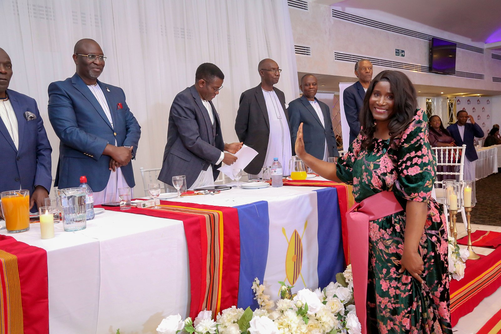 Okutuuza Olukiiko lw'Omubaka