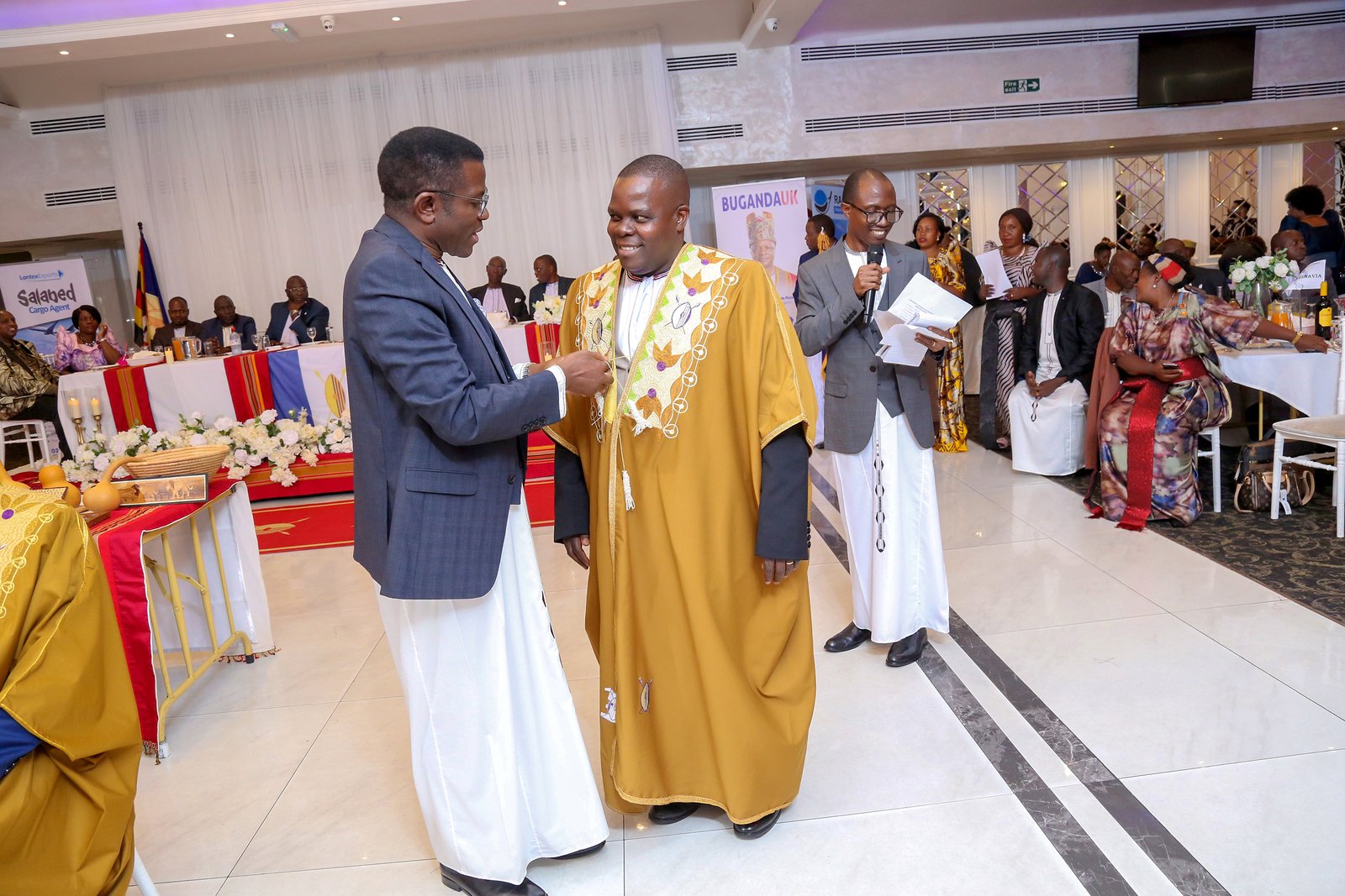 Okutuuza Olukiiko lw'Omubaka