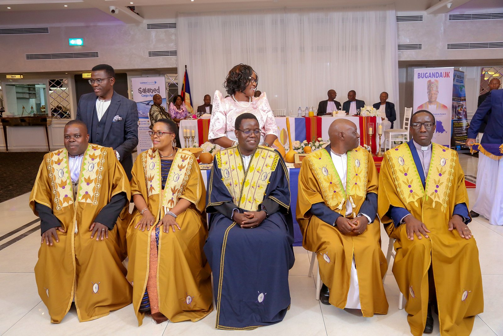 Okutuuza Olukiiko lw'Omubaka