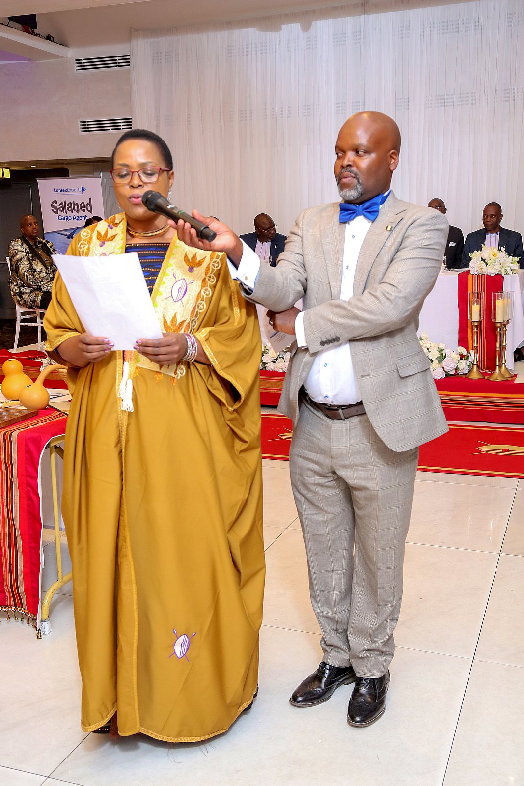 Okutuuza Olukiiko lw'Omubaka