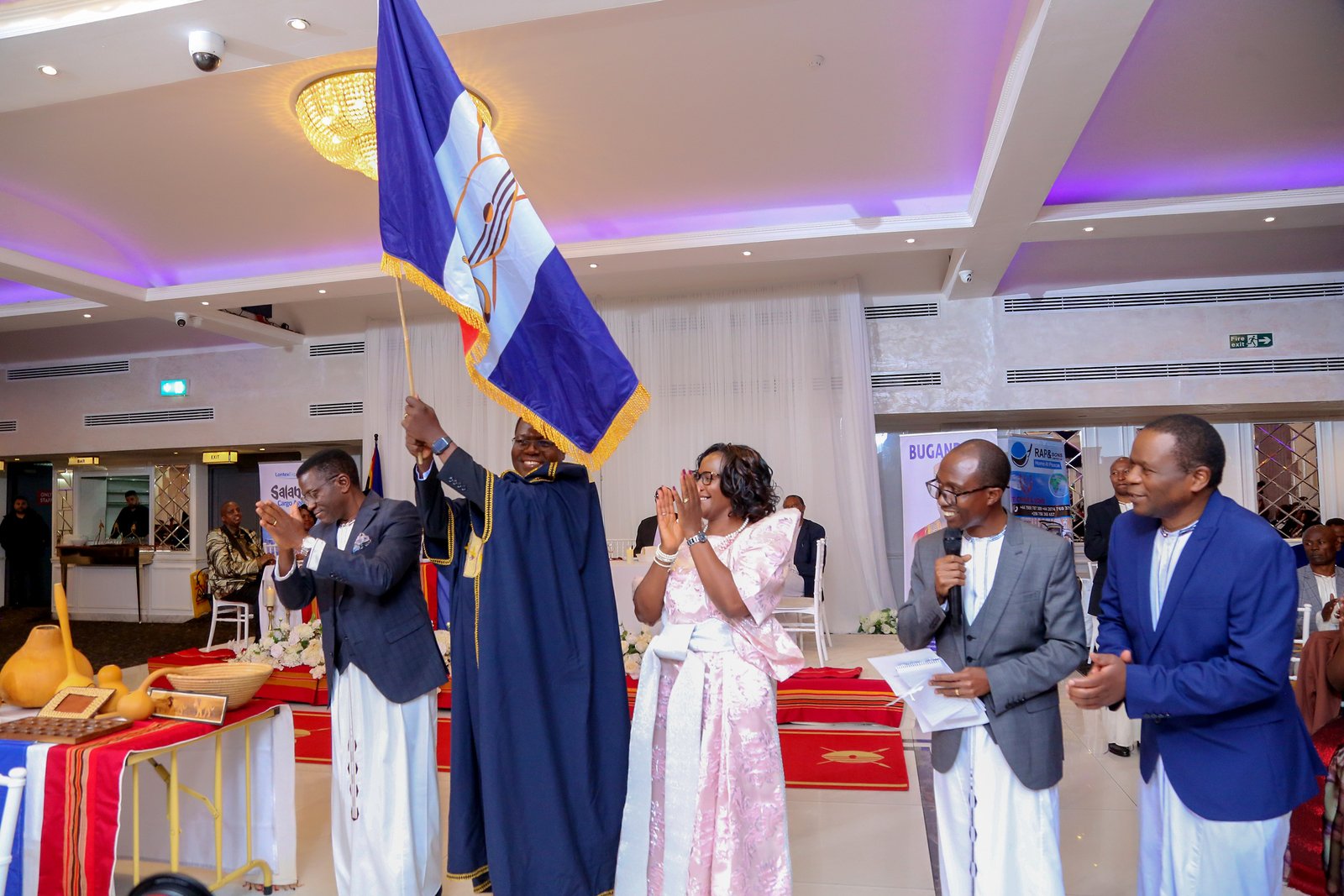 Okutuuza Olukiiko lw'Omubaka