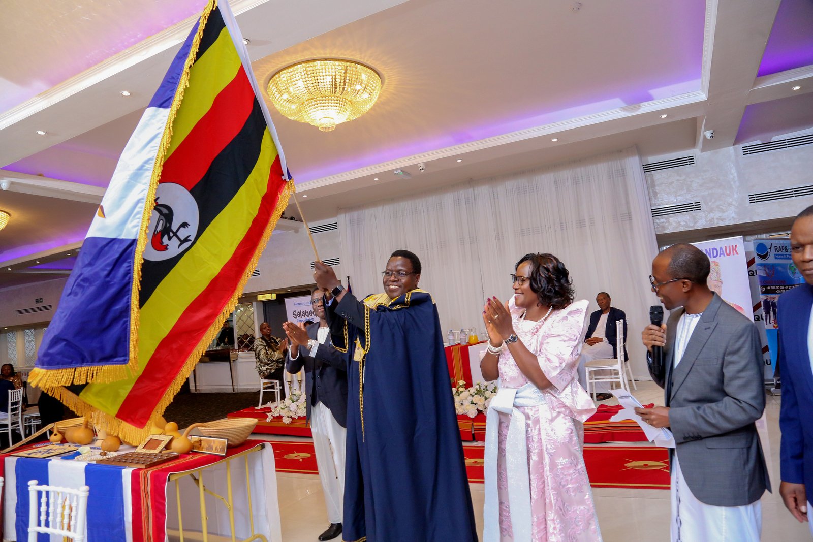 Okutuuza Olukiiko lw'Omubaka