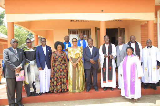  Abakungu n’abagenyi ku mukolo gw’okusaba e Lwemwedde