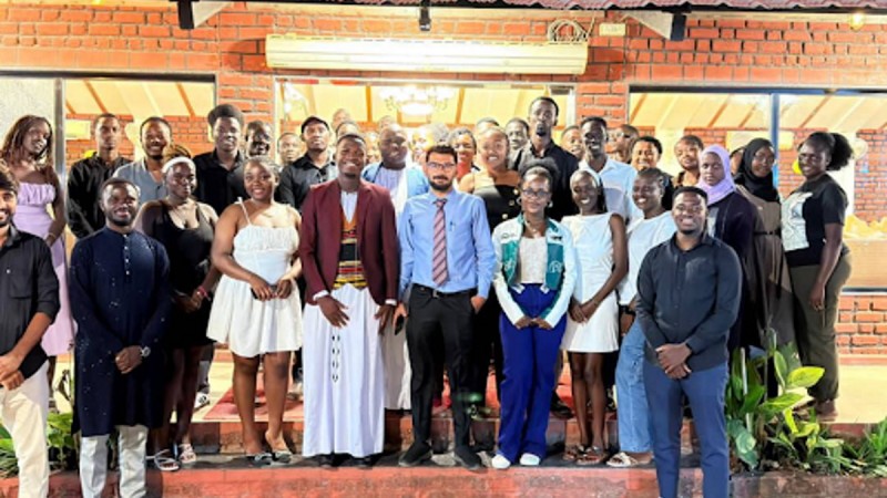 Students Studying Abroad Urged to Use Creativity to Start Their Own Businesses