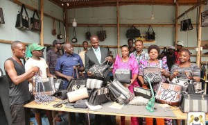 Minisita Noah Kiyimba alambudde abantu abakola emirimu gy’emikono mu Divizoni ya Lubaga