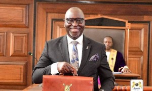 Obwakabaka buyisizza embalirira ya buwumbi 305 ey’omwaka 2025–2026