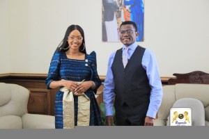 Katikkiro asisinkanye omuyimbi Spice Diana, asabye bannabitone okussa amaanyi mu byebakola era avumiridde effujjo mu bayimbi