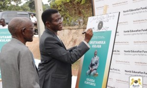Katikkiro atongozza ekitabo ekipya 