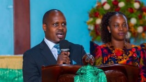 Owek. Kazibwe Akubiriza Abazadde Okuza Abaana Nga Batya Katonda 